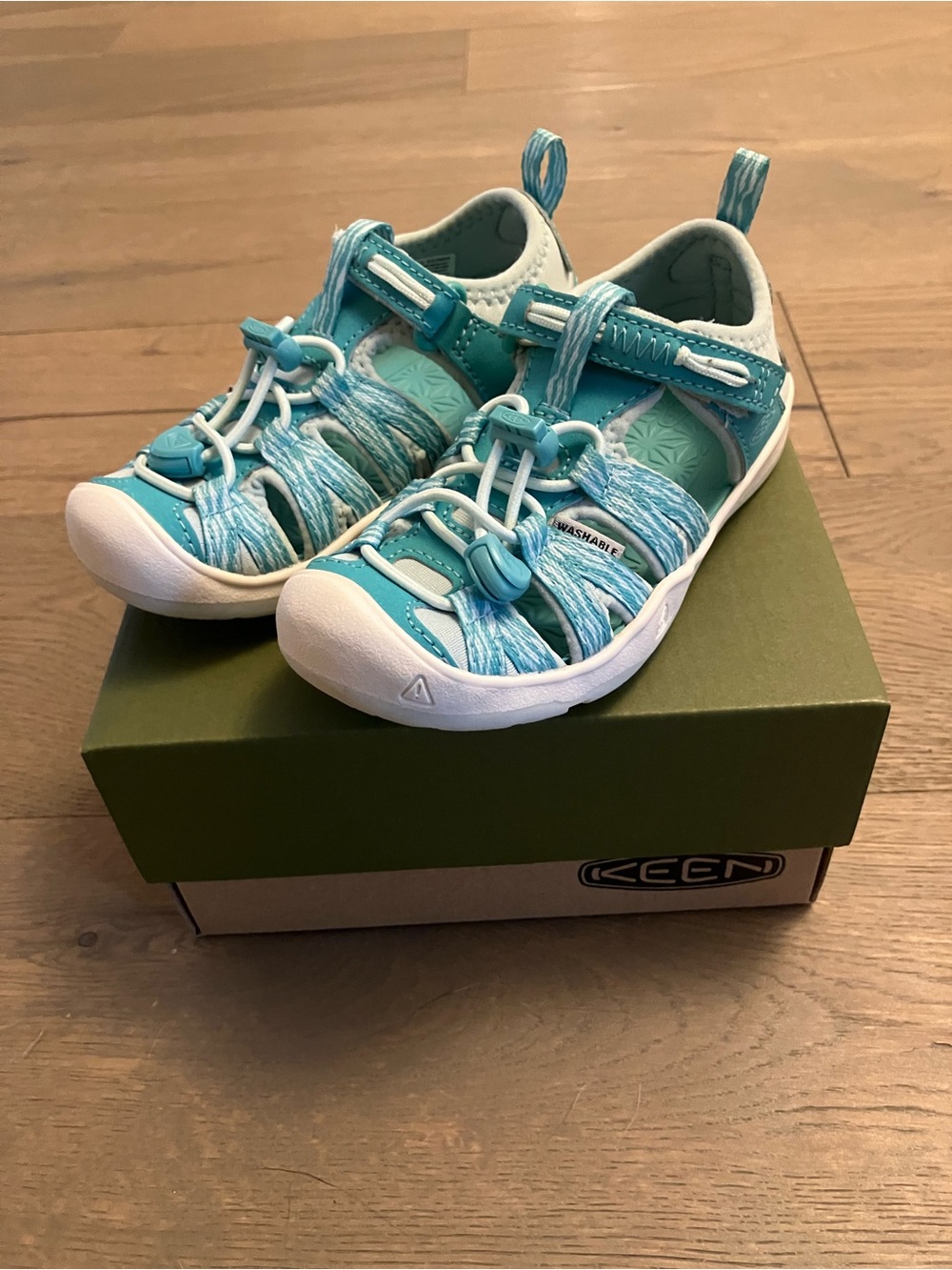 New KEEN Kids' Turquoise Moxie Sandals